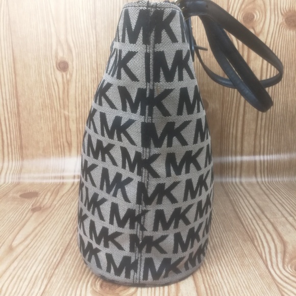 Michael Kors Jet Set Tote  Signature Jacquard - Picture 5 of 8